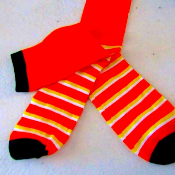 HALLOWEEN CREW SOCKS Will Fit SHOES 4-10 WOMEN'S OR GIRL'S  GLOW IN THE DARK - Picture 4 of 5